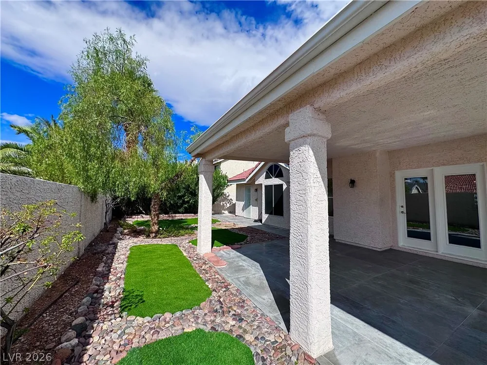 9713 Cascade Falls Avenue Las Vegas, NV 89117