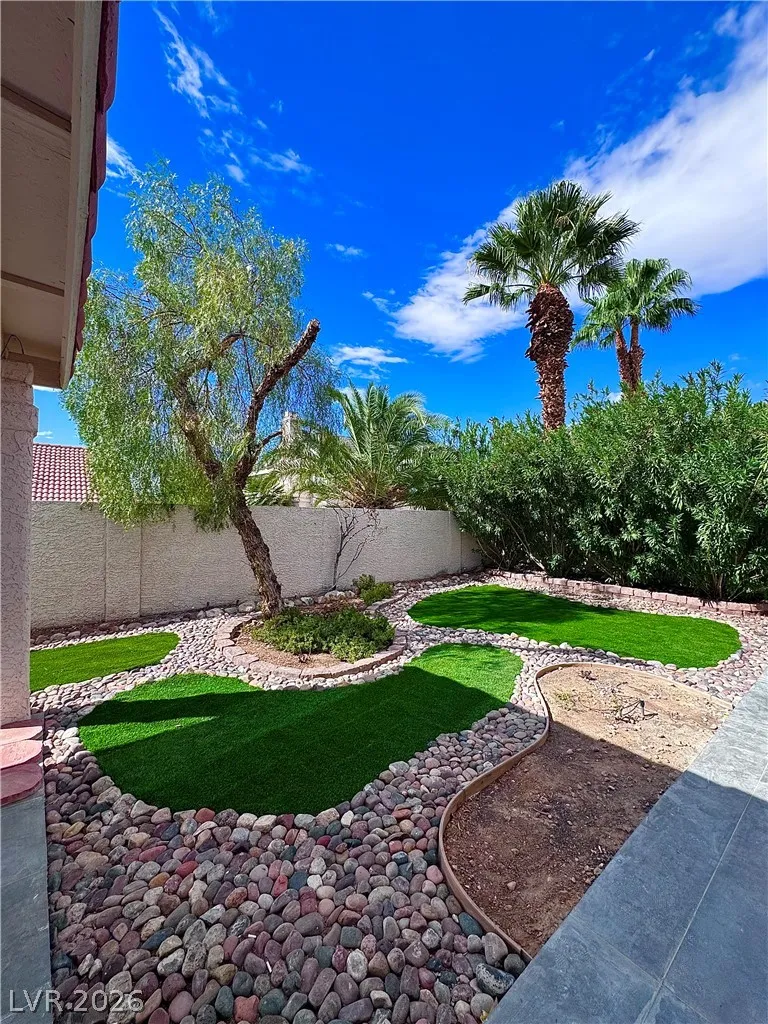 9713 Cascade Falls Avenue Las Vegas, NV 89117