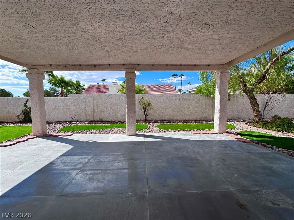 9713 Cascade Falls Avenue Las Vegas, NV 89117