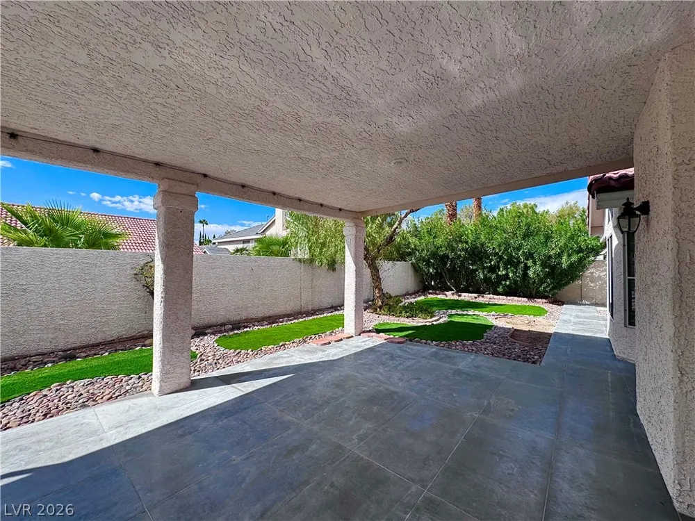 9713 Cascade Falls Avenue Las Vegas, NV 89117