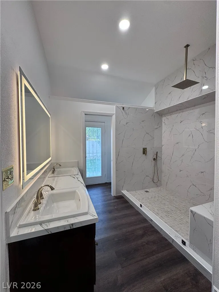 9713 Cascade Falls Avenue Las Vegas, NV 89117