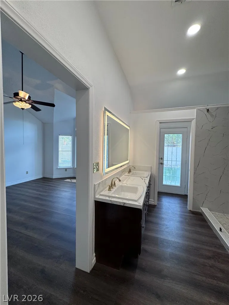 9713 Cascade Falls Avenue Las Vegas, NV 89117