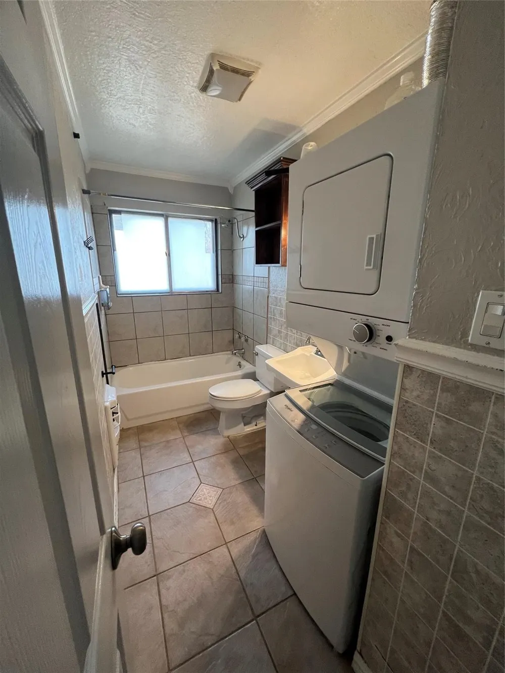 817 W Barron Avenue Everman, TX 76140