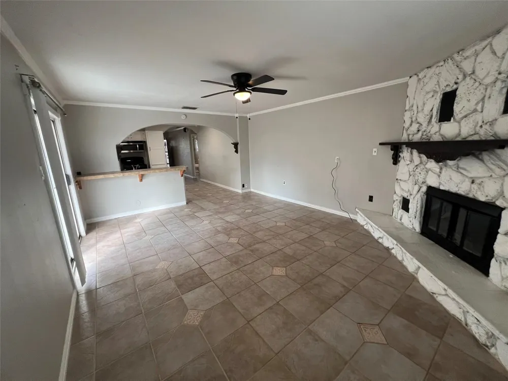 817 W Barron Avenue Everman, TX 76140