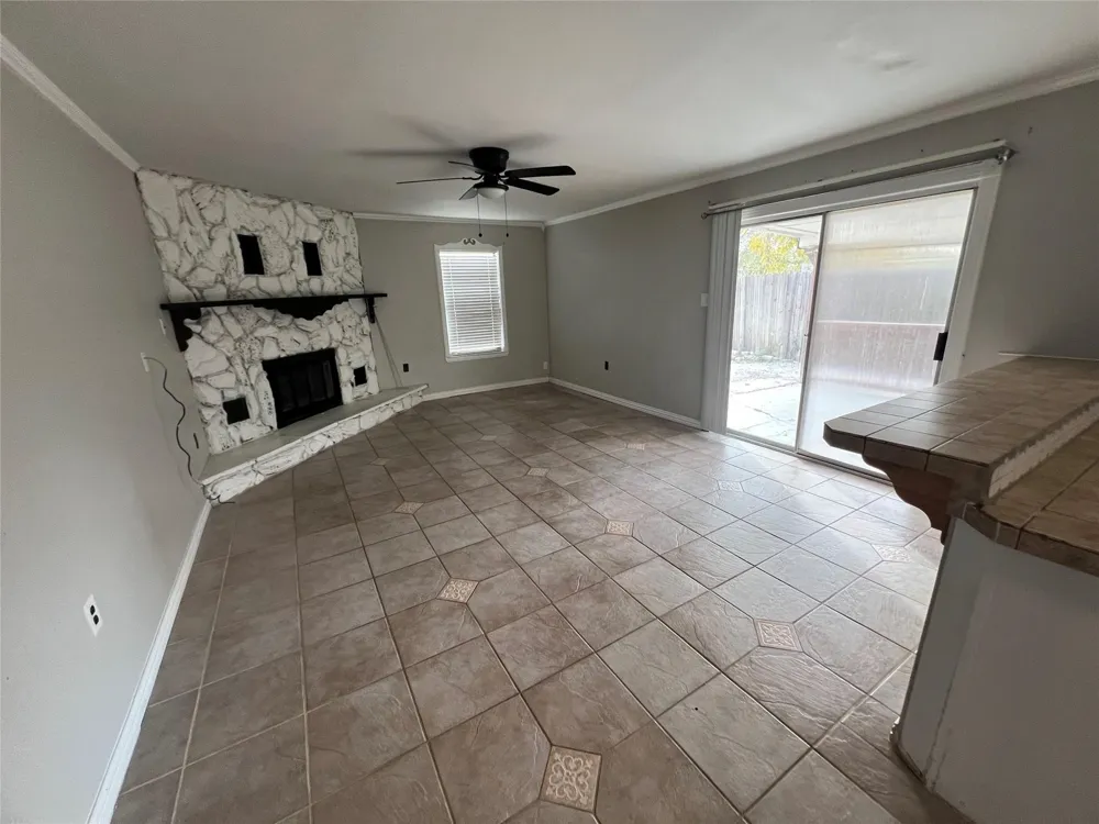 817 W Barron Avenue Everman, TX 76140