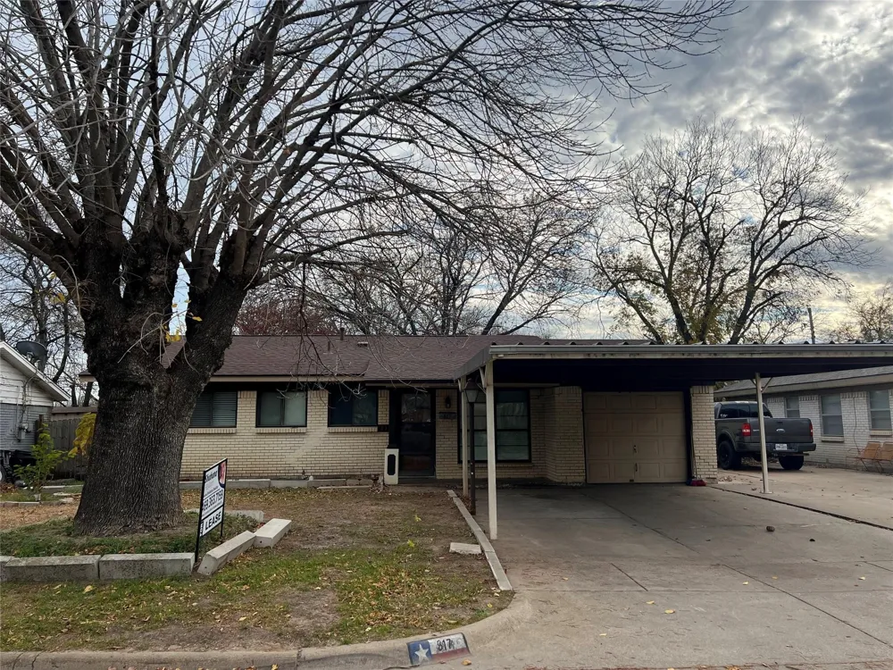 817 W Barron Avenue Everman, TX 76140