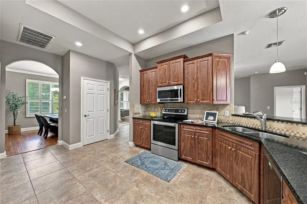4968 STONECREST DRIVE Lakeland, FL 33813