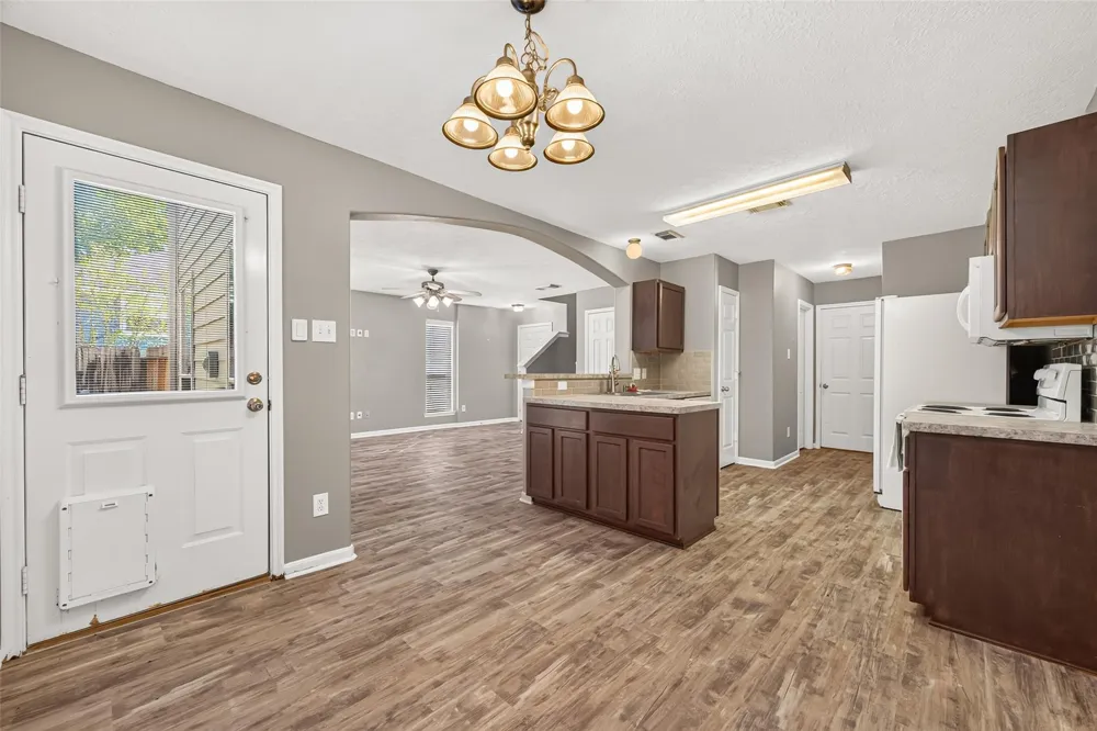 5437 Buffalo Circle Willis, TX 77378