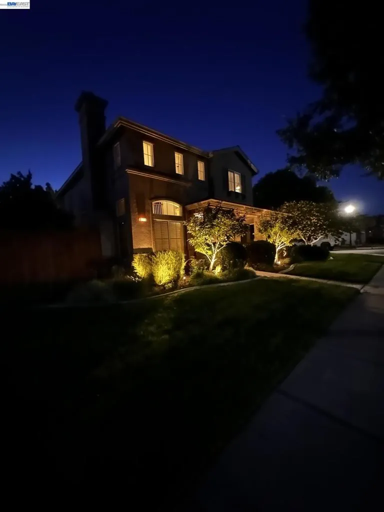 2301 Mountain Springs Dr Turlock, CA 95382