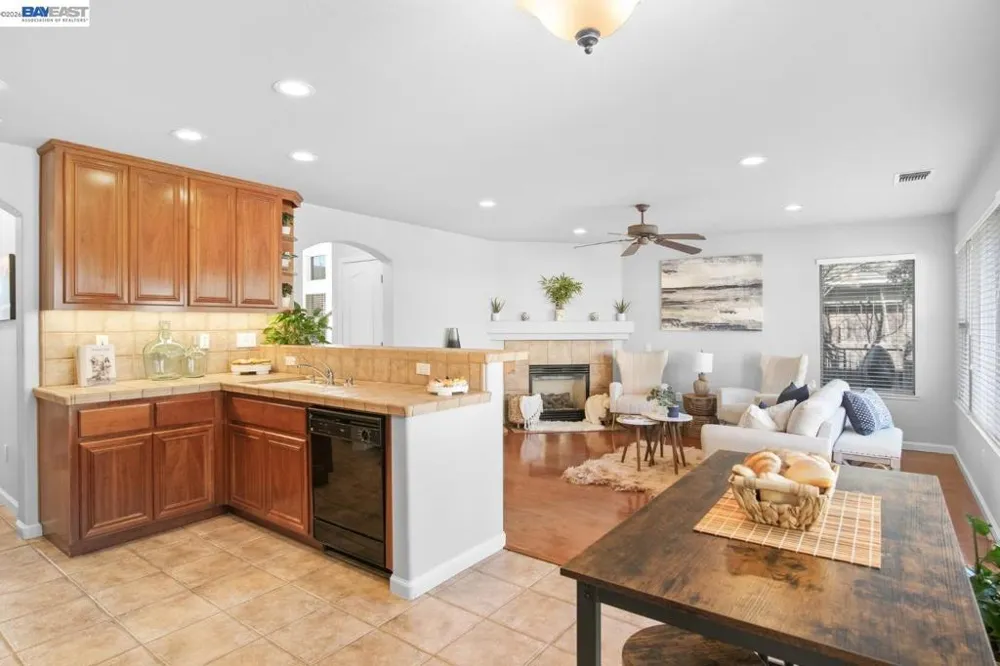 2301 Mountain Springs Dr Turlock, CA 95382
