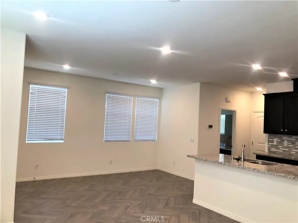 40448 Calle Real Murrieta, CA 92563