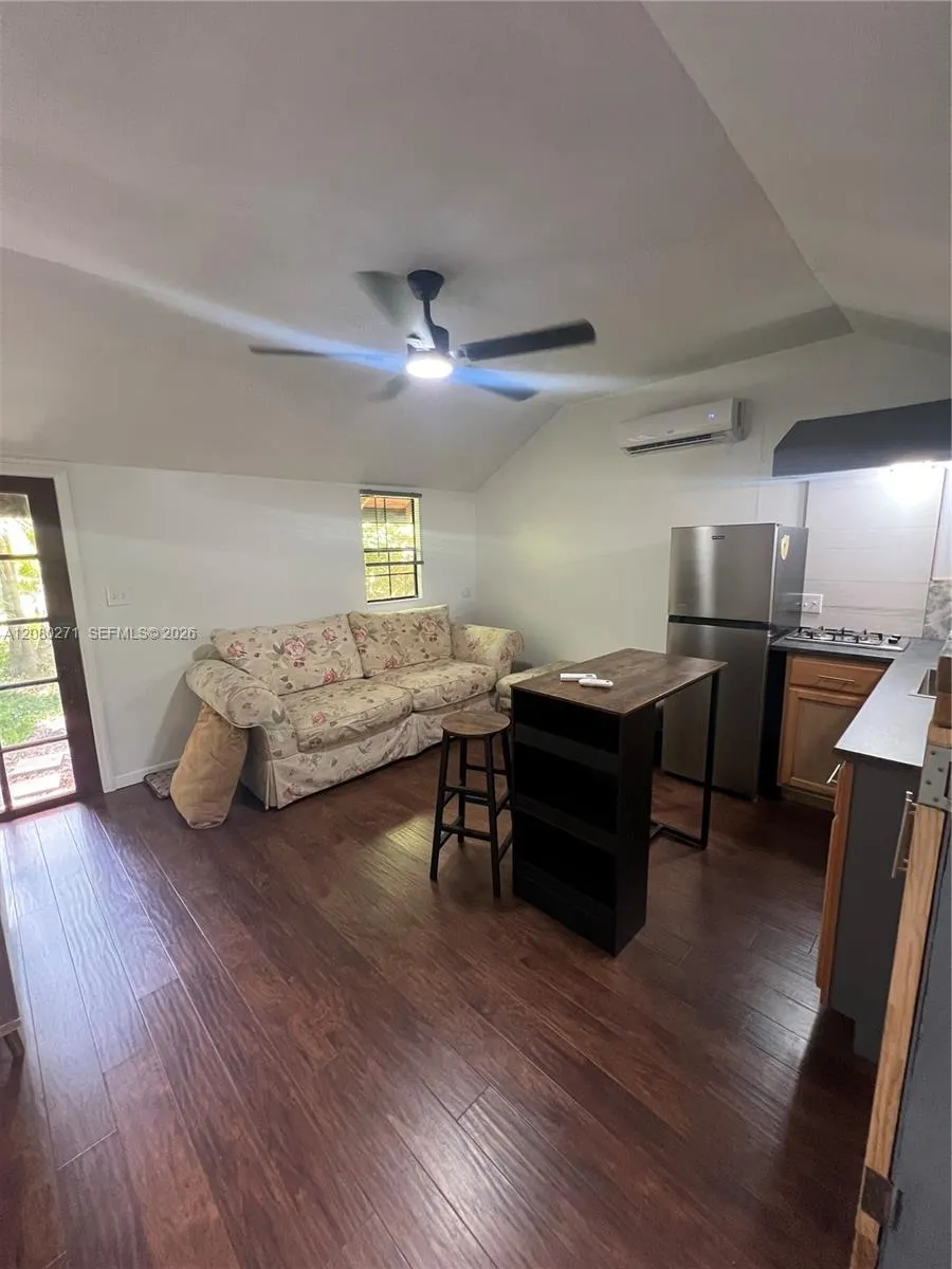 411 SW 1st St #2 Florida City, FL 33034
