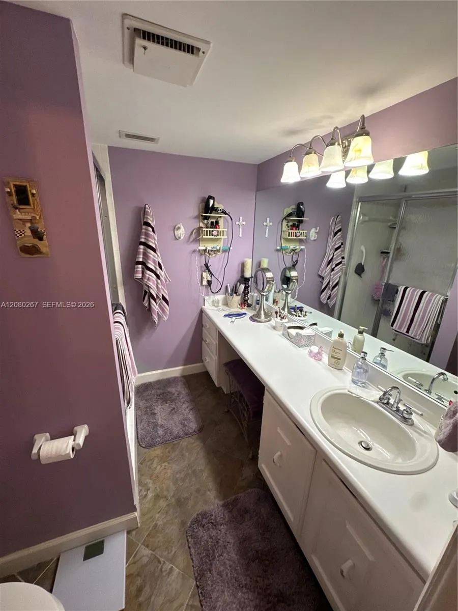 5613 Coral Lake Dr #201 Margate, FL 33063