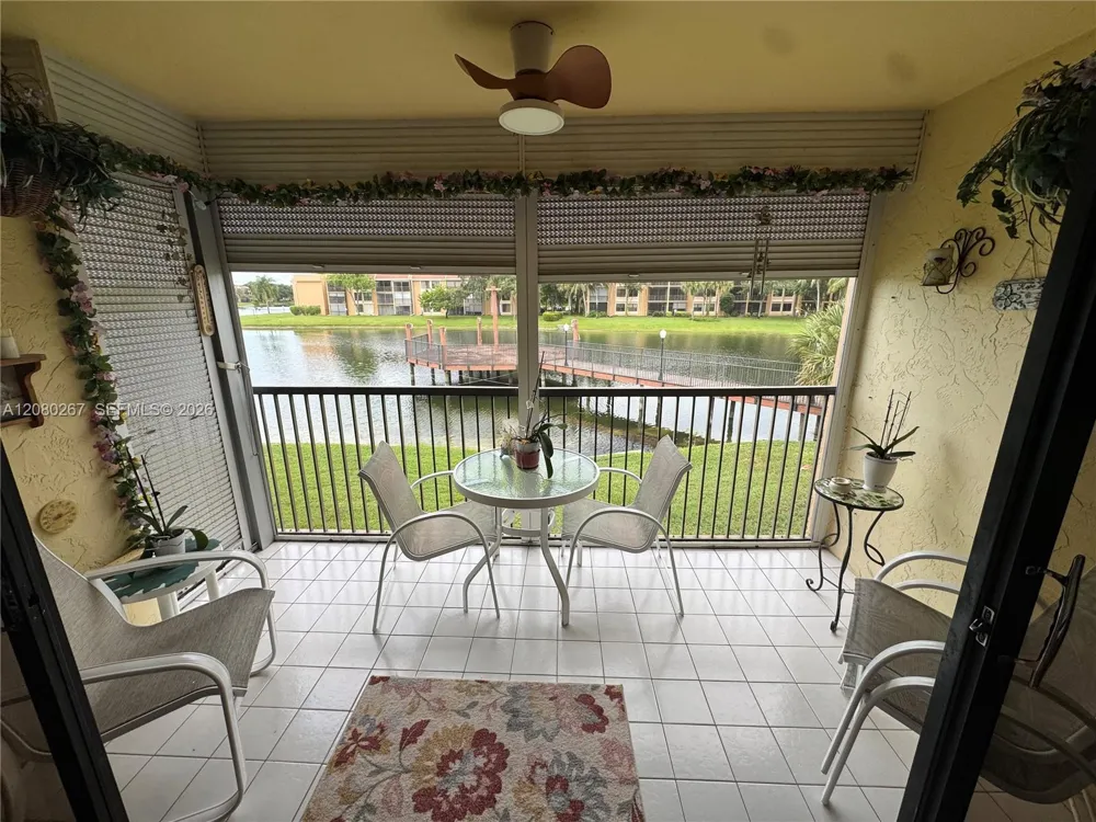 5613 Coral Lake Dr #201 Margate, FL 33063