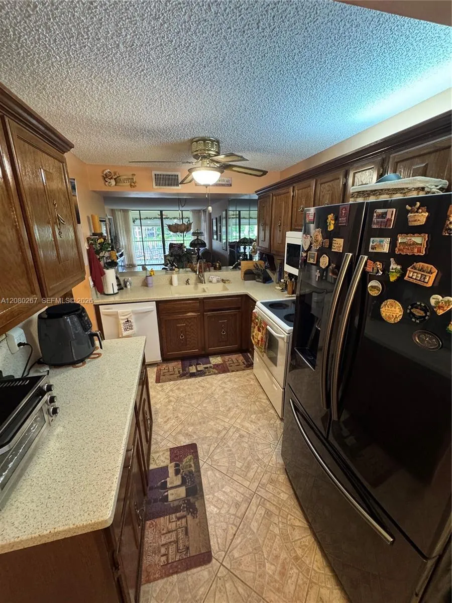 5613 Coral Lake Dr #201 Margate, FL 33063