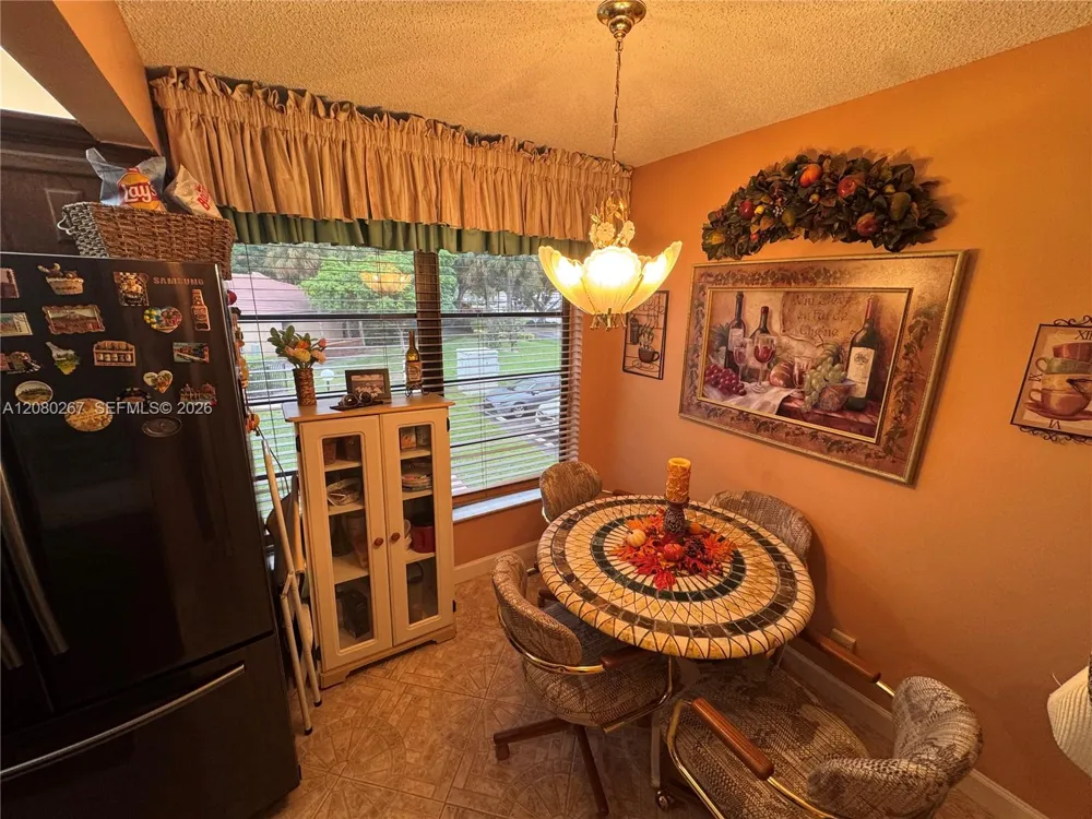 5613 Coral Lake Dr #201 Margate, FL 33063