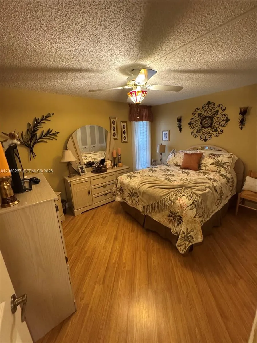 5613 Coral Lake Dr #201 Margate, FL 33063