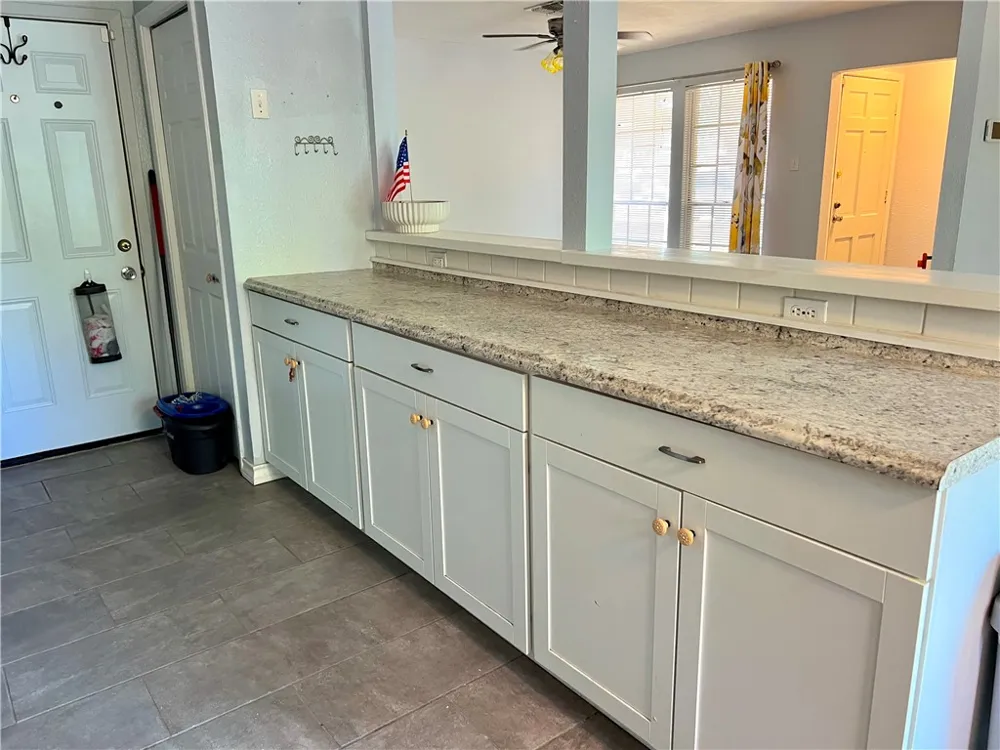 1737 Denver Street Portland, TX 78374