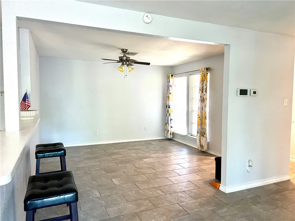 1737 Denver Street Portland, TX 78374