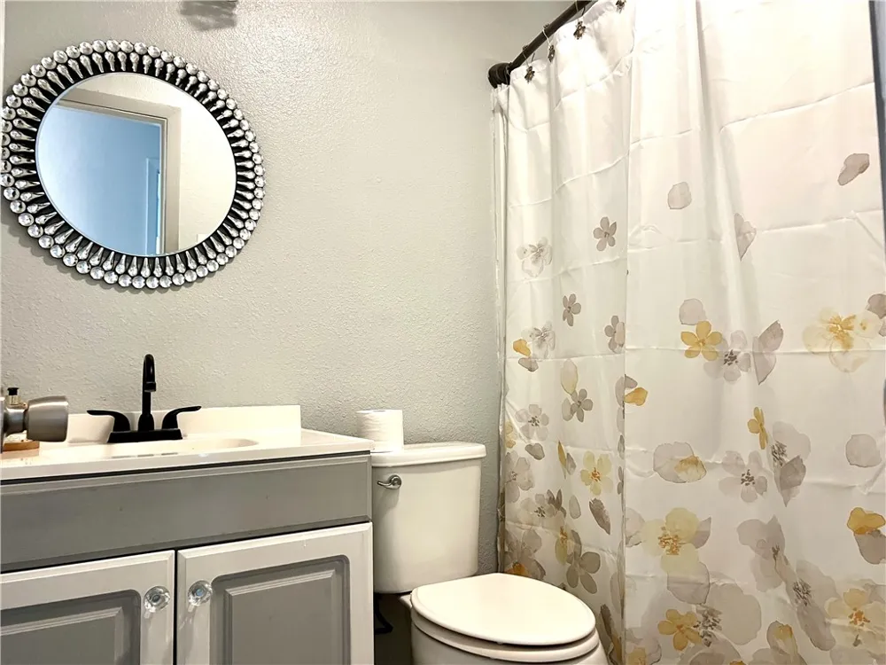 1737 Denver Street Portland, TX 78374