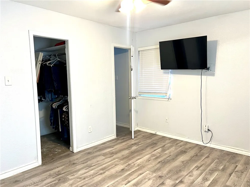 1737 Denver Street Portland, TX 78374