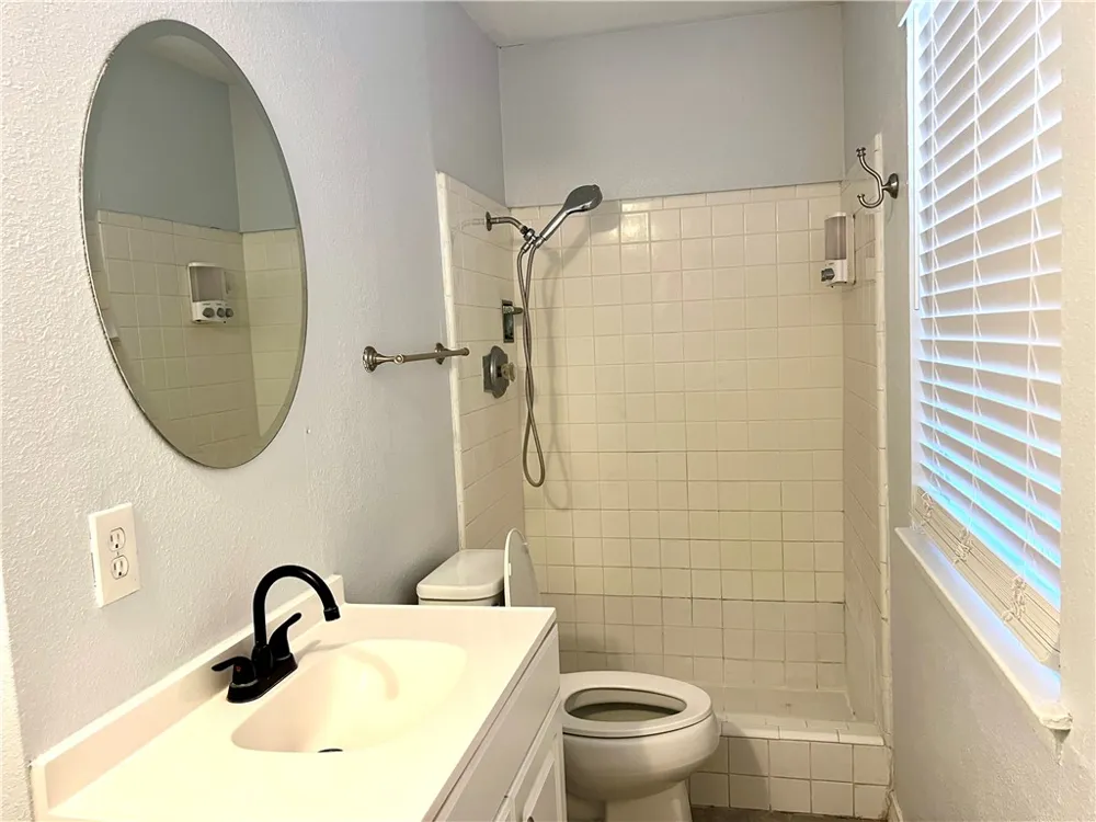 1737 Denver Street Portland, TX 78374