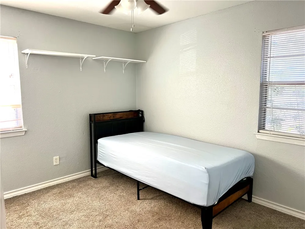 1737 Denver Street Portland, TX 78374