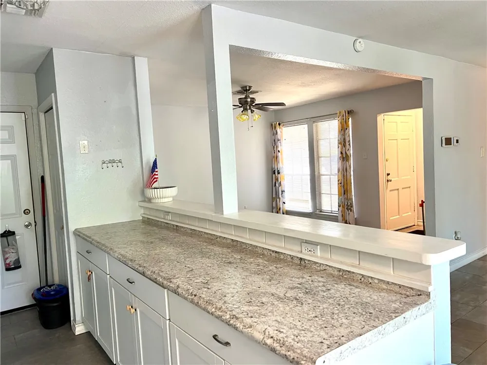 1737 Denver Street Portland, TX 78374