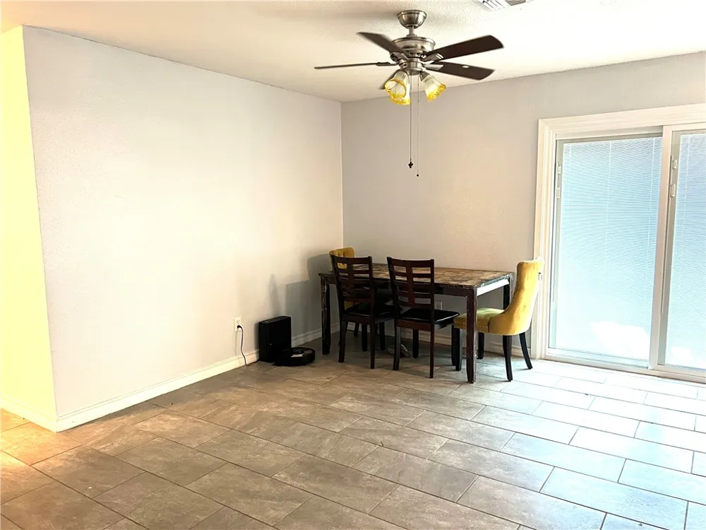 1737 Denver Street Portland, TX 78374