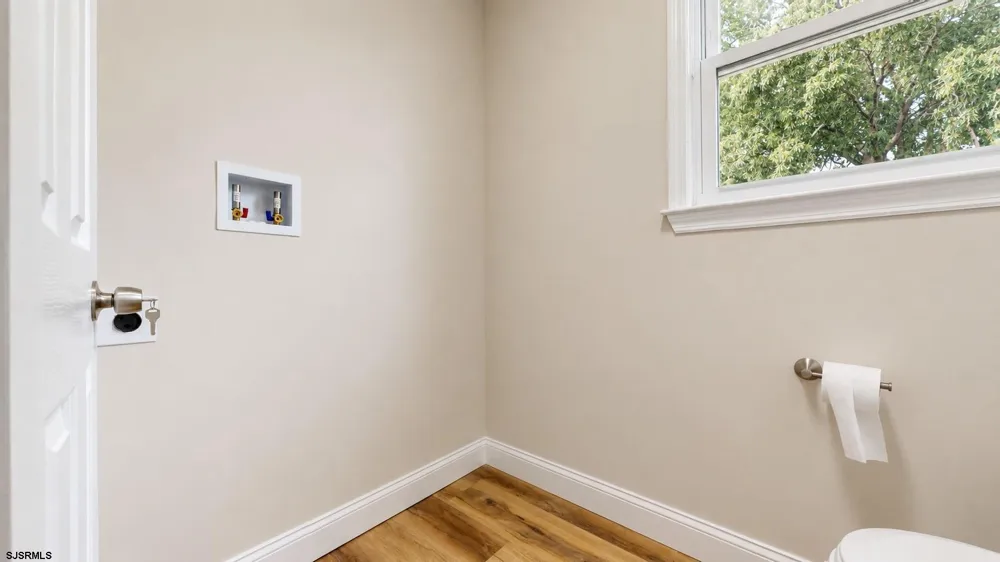 23 W Wilmont Ave Somers Point, NJ 08244