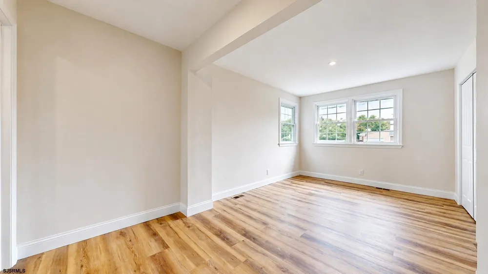 23 W Wilmont Ave Somers Point, NJ 08244