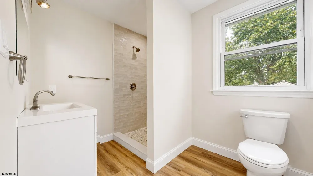 23 W Wilmont Ave Somers Point, NJ 08244