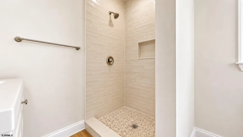 23 W Wilmont Ave Somers Point, NJ 08244