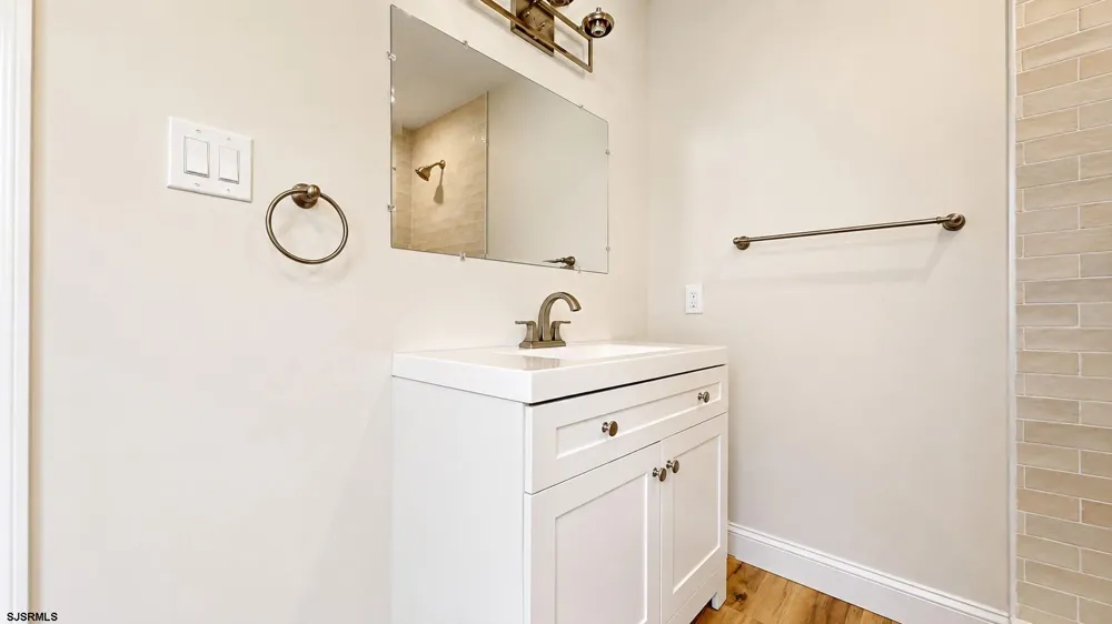 23 W Wilmont Ave Somers Point, NJ 08244