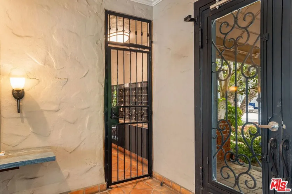 1203 Sweetzer Avenue #305 West Hollywood, CA 90069