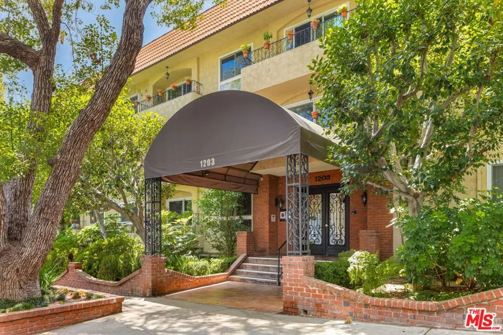 1203 Sweetzer Avenue #305 West Hollywood, CA 90069
