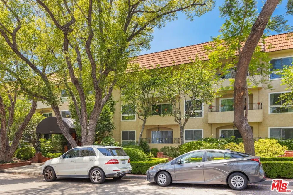 1203 Sweetzer Avenue #305 West Hollywood, CA 90069