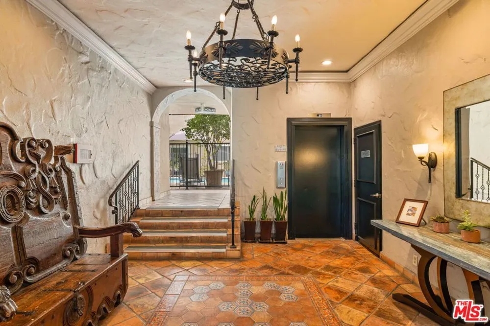 1203 Sweetzer Avenue #305 West Hollywood, CA 90069