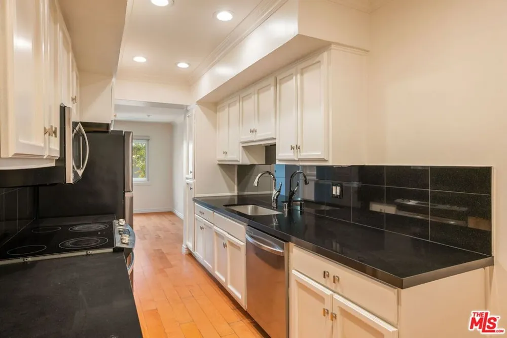 1203 Sweetzer Avenue #305 West Hollywood, CA 90069
