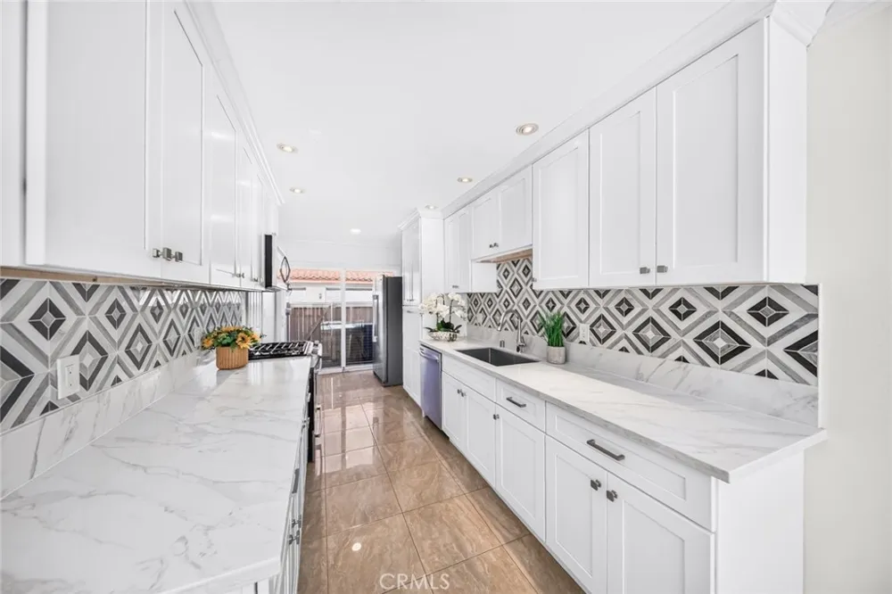 3442 Del Amo Torrance, CA 90503