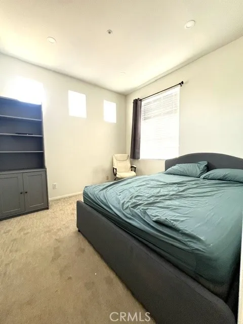 27 Del Sonterra Irvine, CA 92606