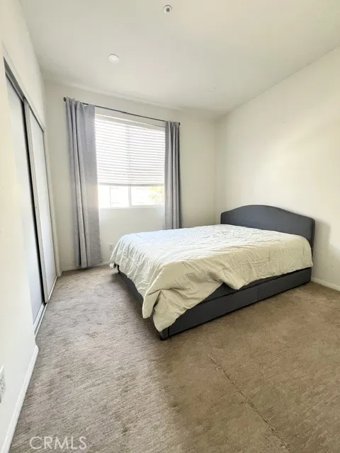 27 Del Sonterra Irvine, CA 92606