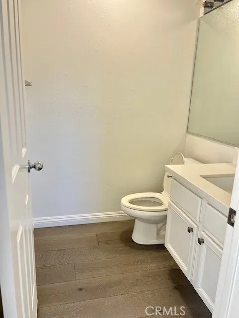 27 Del Sonterra Irvine, CA 92606