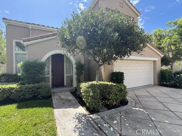 27 Del Sonterra Irvine, CA 92606