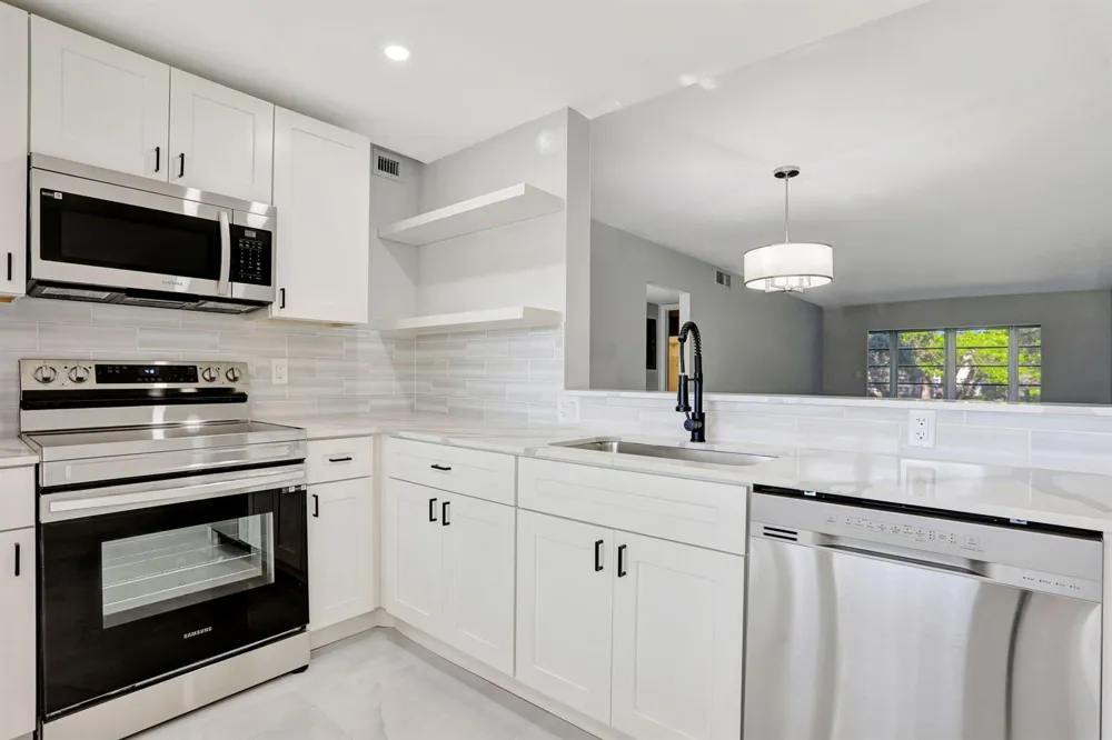 2202 LUCAYA Bend #G2 Coconut Creek, FL 33066