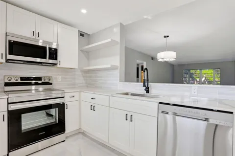 2202 LUCAYA Bend #G2