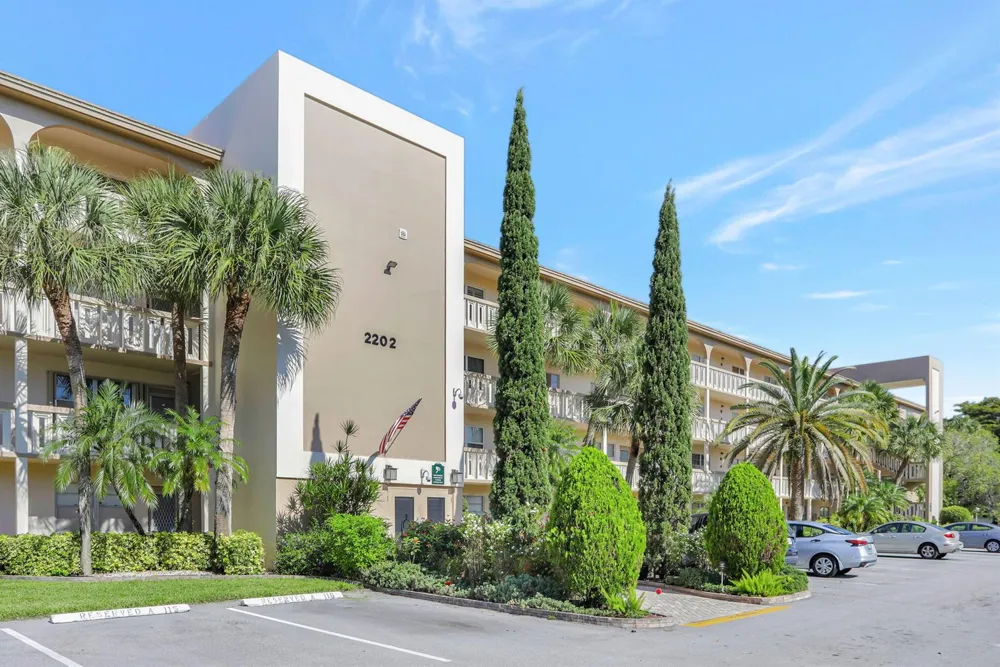 2202 LUCAYA Bend #G2 Coconut Creek, FL 33066