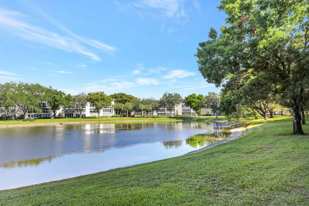 2202 LUCAYA Bend #G2 Coconut Creek, FL 33066