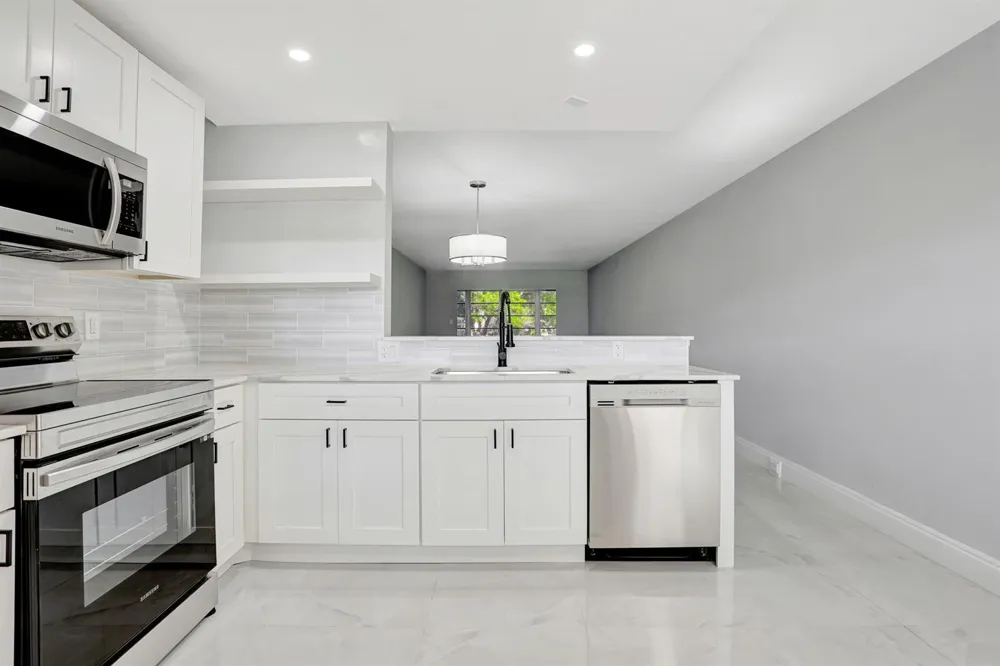 2202 LUCAYA Bend #G2 Coconut Creek, FL 33066
