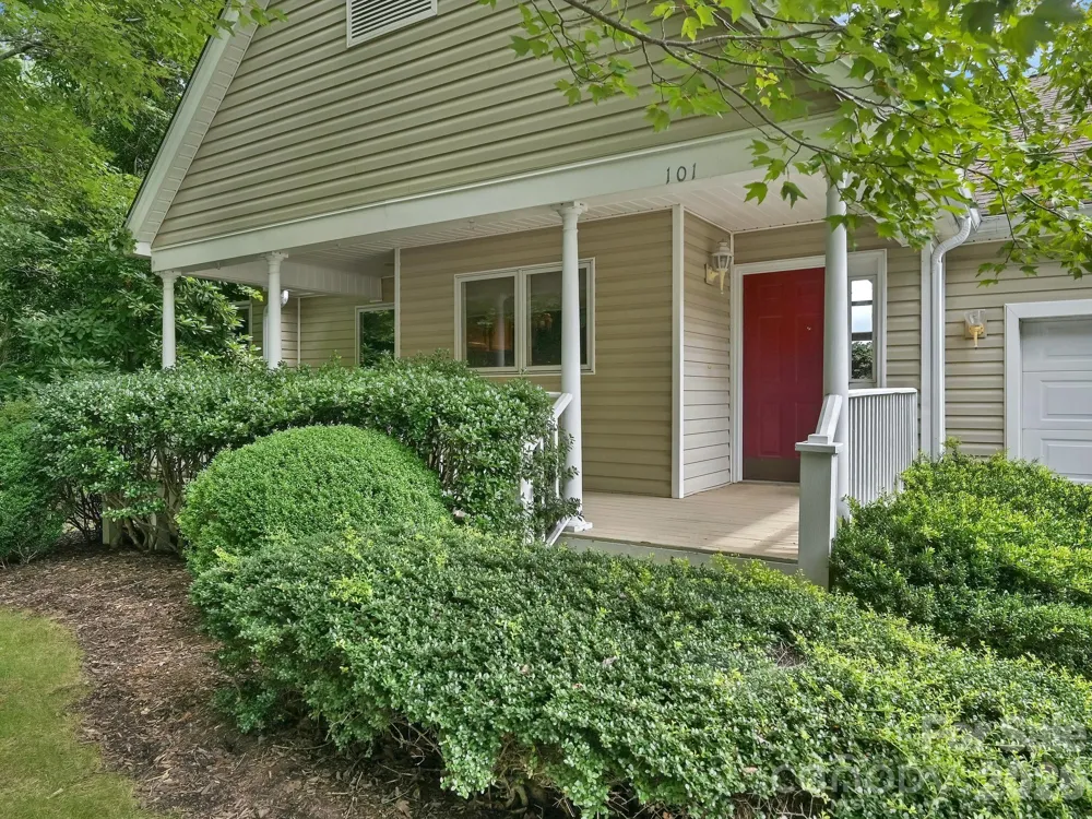 101 Valley Hill Drive Hendersonville, NC 28791